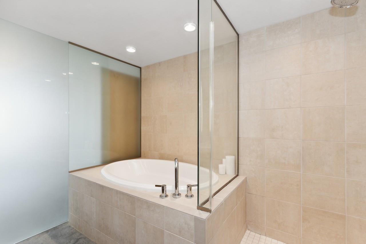 221 E College St Unit: 1007