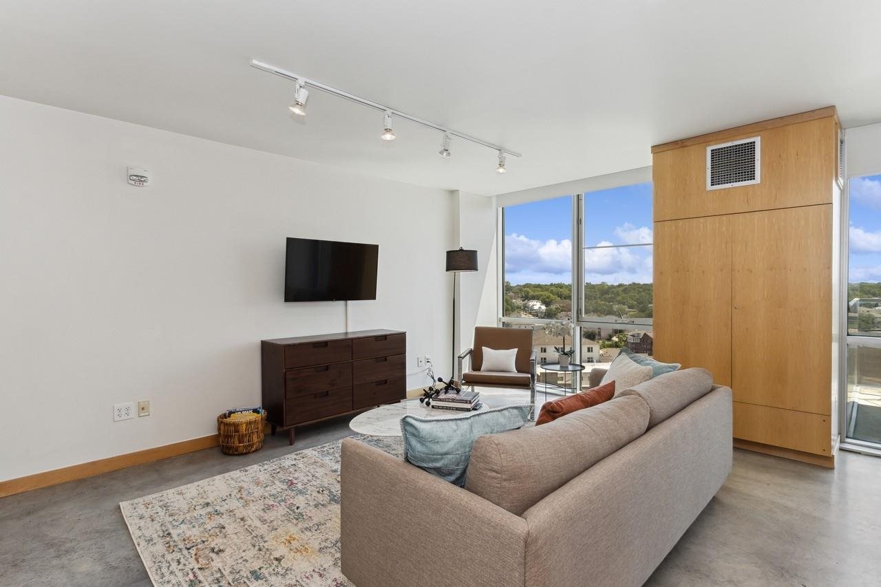 221 E College St Unit: 1007