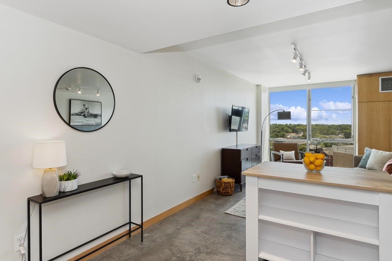 221 E College St Unit: 1007