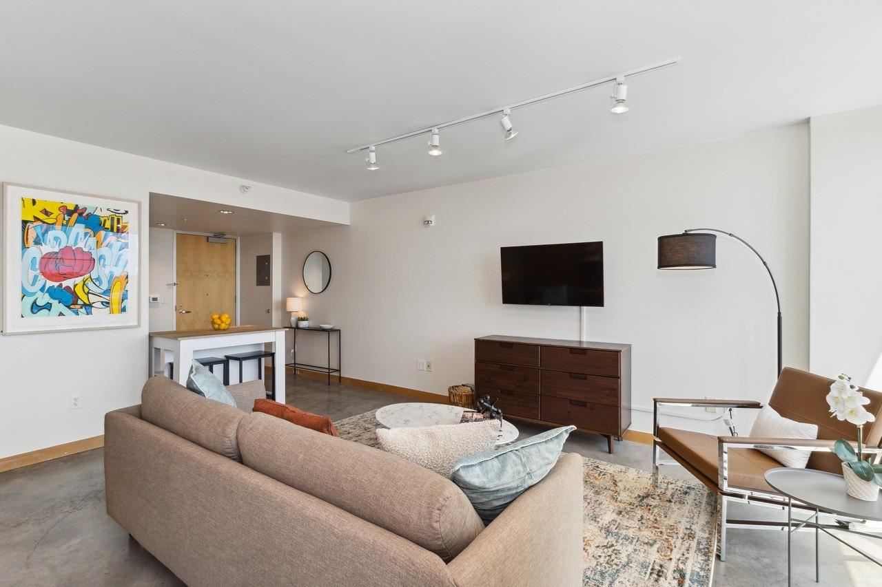 221 E College St Unit: 1007