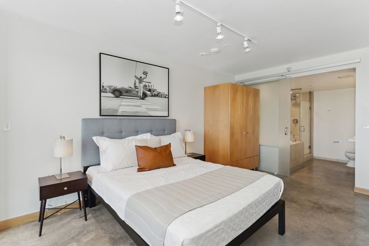 221 E College St Unit: 1007