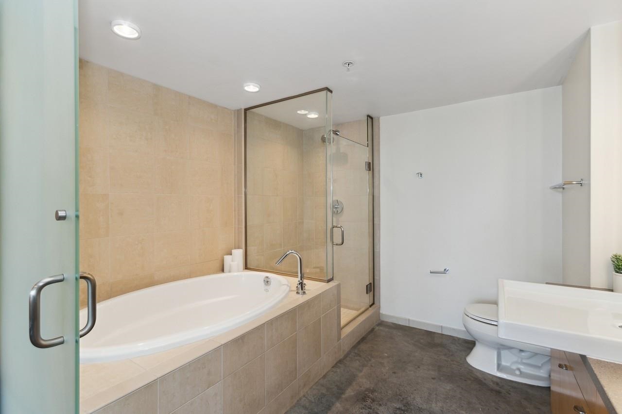 221 E College St Unit: 1007