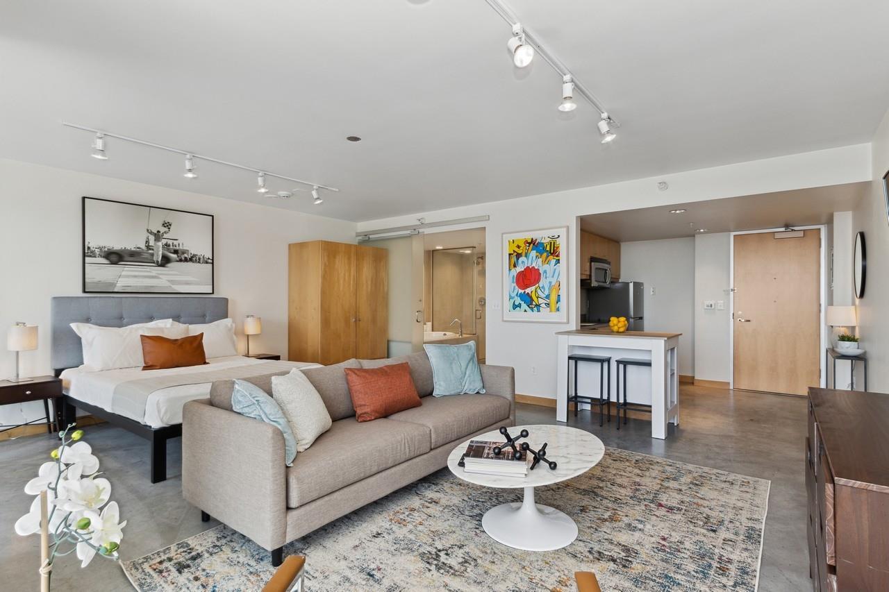 221 E College St Unit: 1007