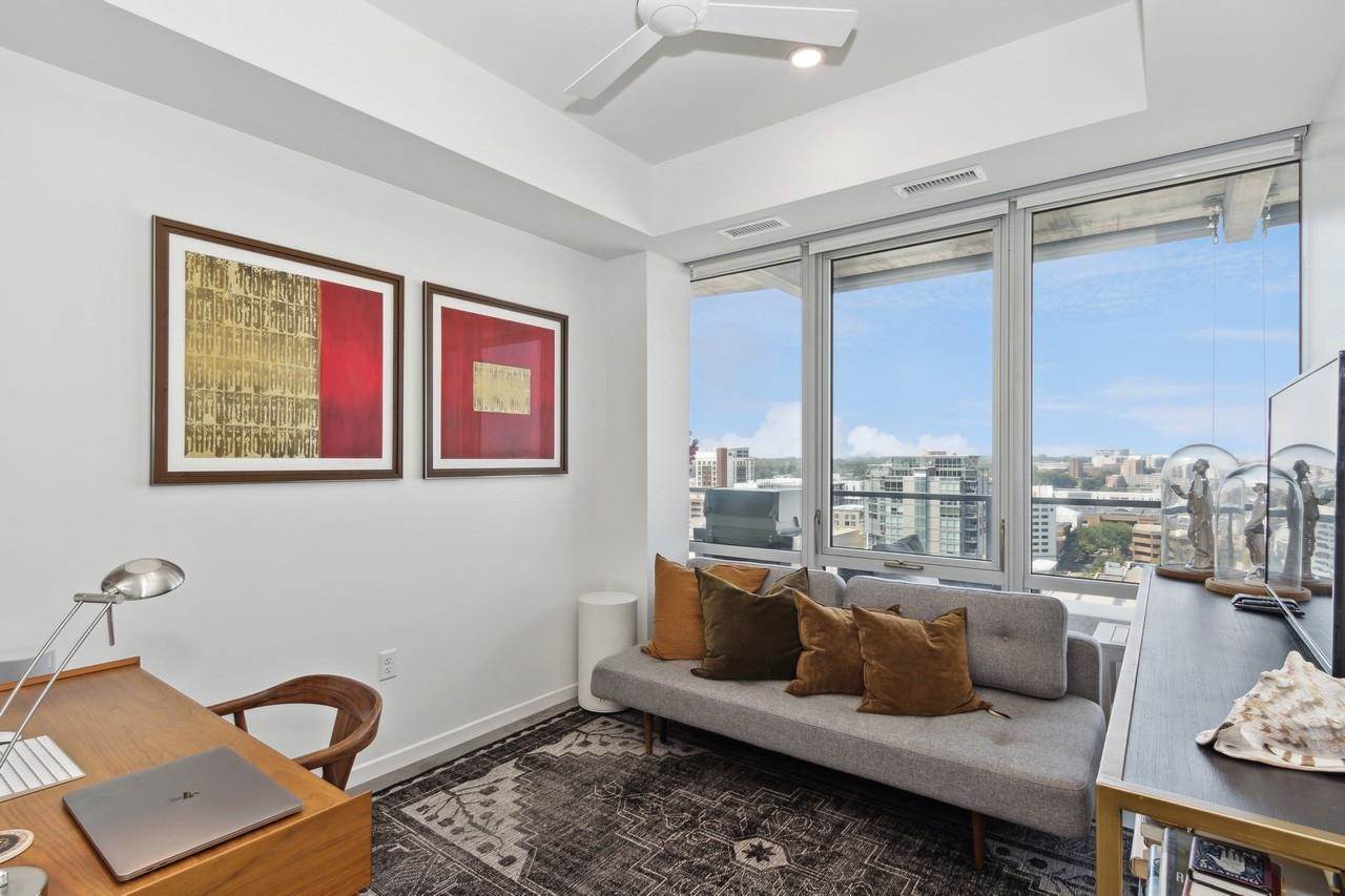 404 E College St Unit: No. 1405