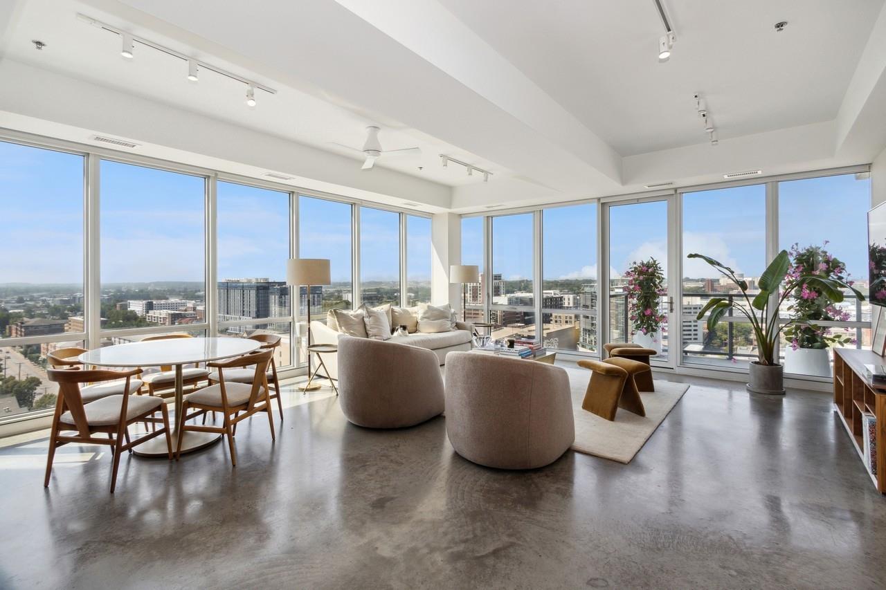 404 E College St Unit: No. 1405