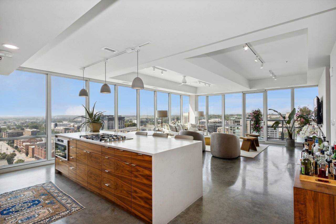 404 E College St Unit: No. 1405