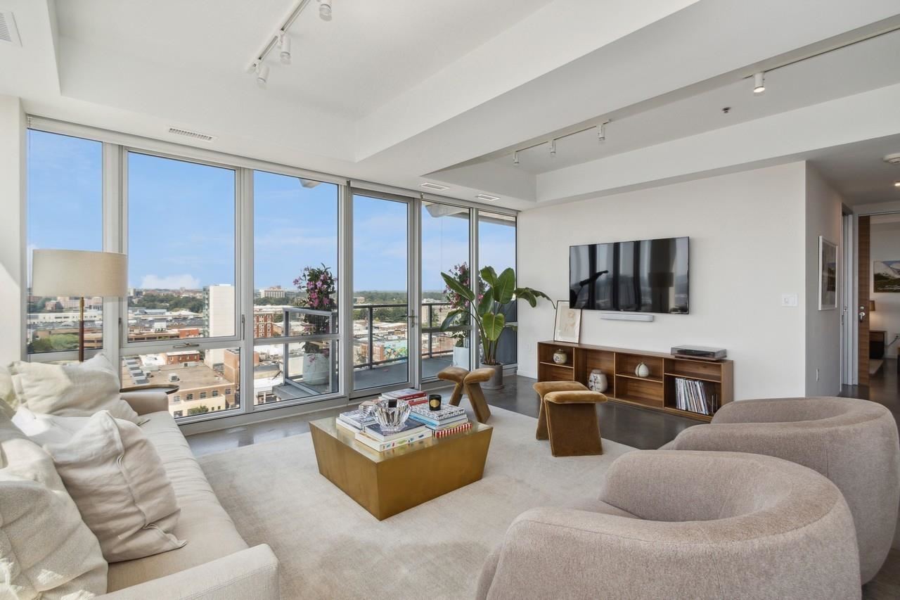 404 E College St Unit: No. 1405