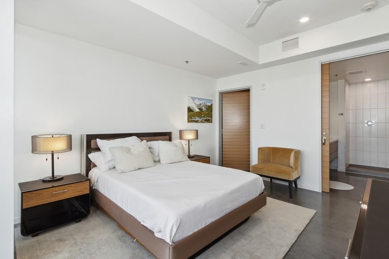 404 E College St Unit: No. 1405