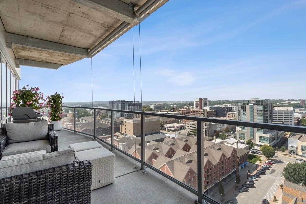 404 E College St Unit: No. 1405