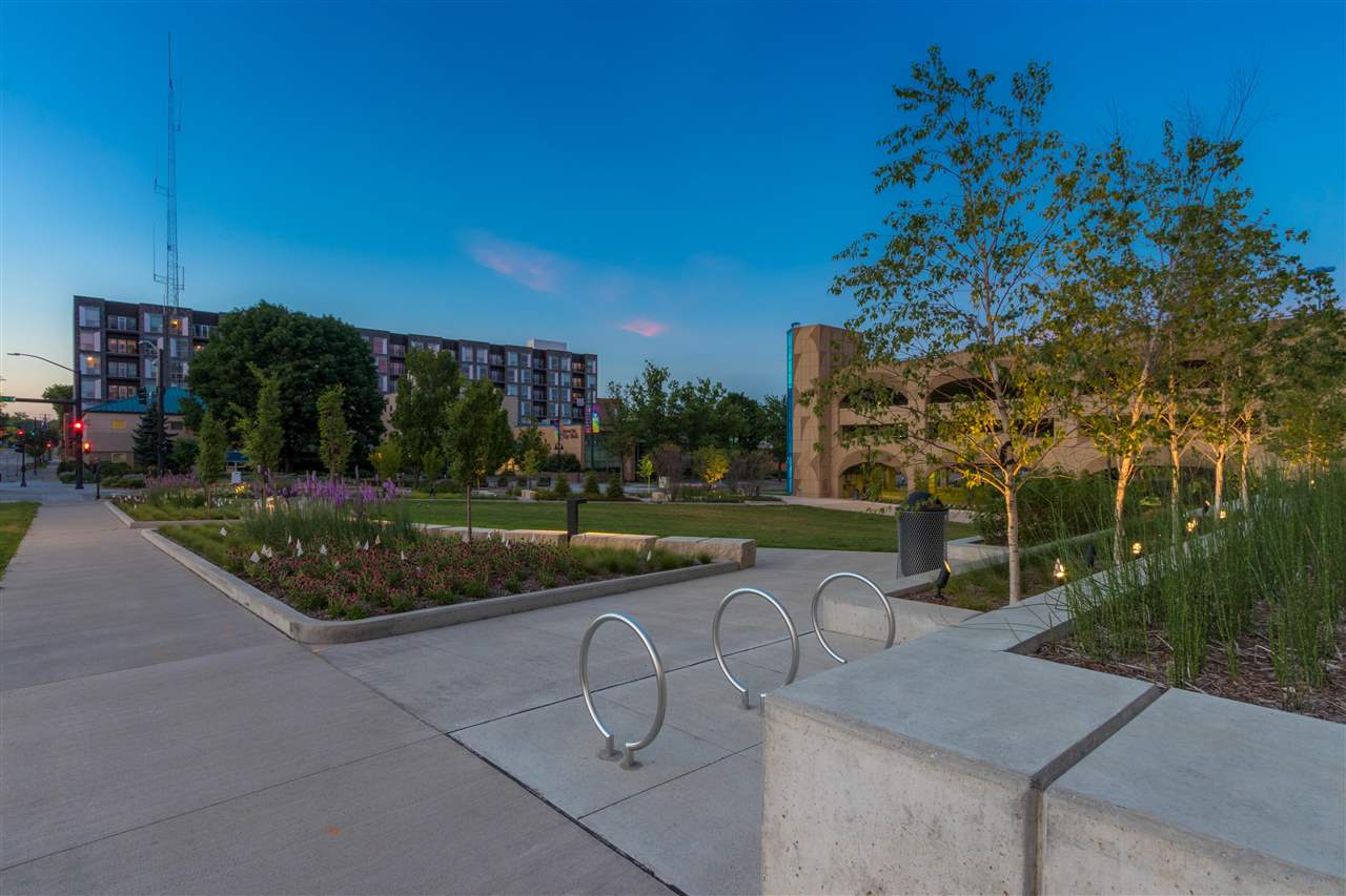 404 E College St Unit: No. 1405