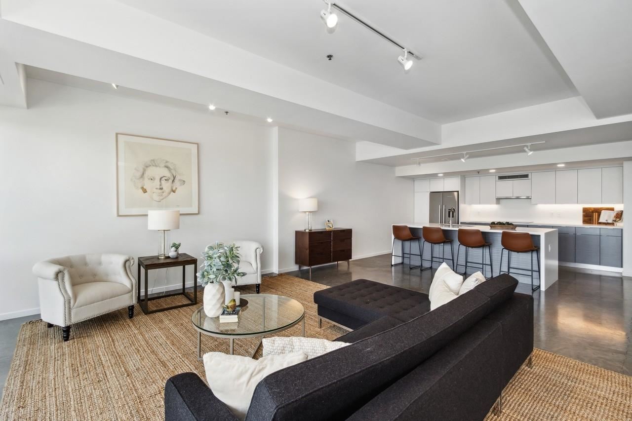 404 E College St Unit: No. 1202