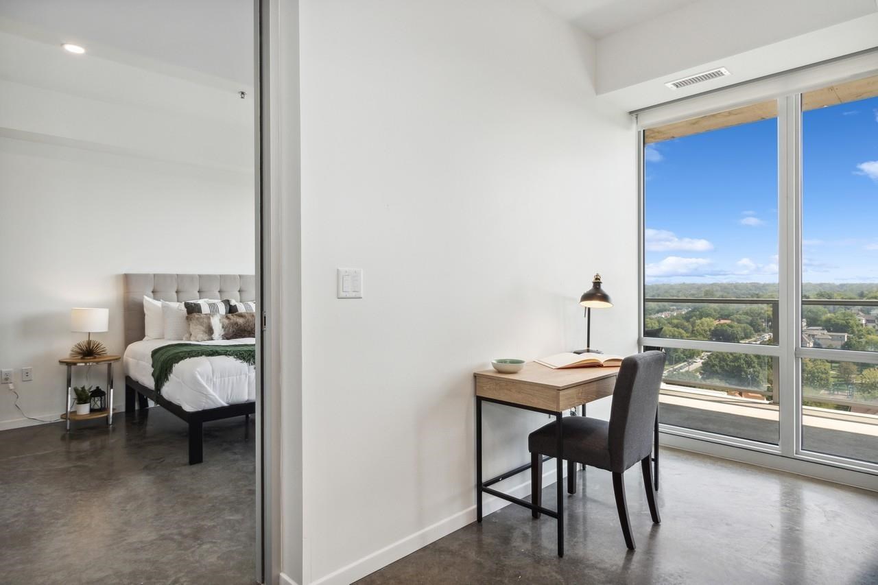 404 E College St Unit: No. 1202