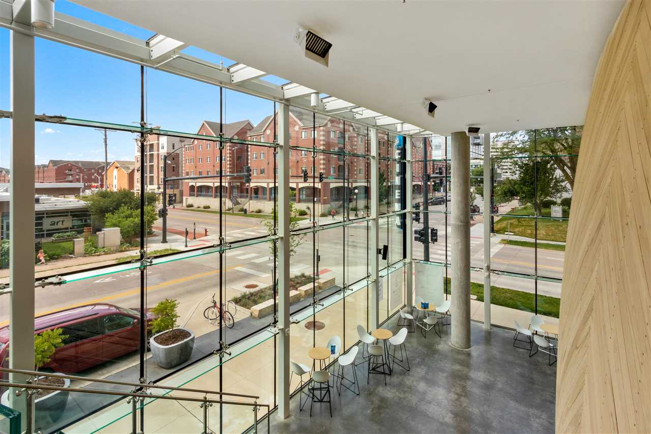 404 E College St Unit: No. 1202