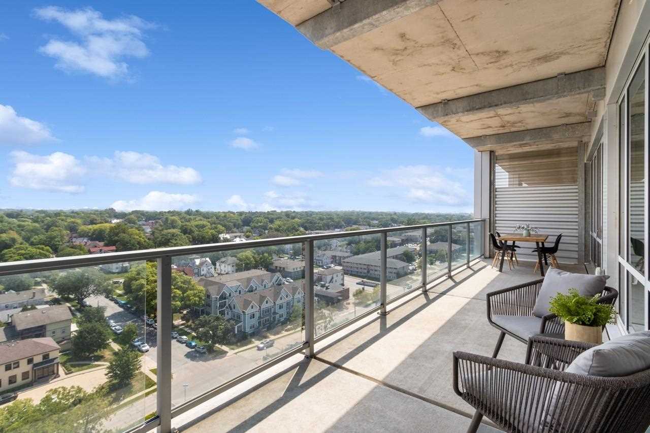 404 E College St Unit: No. 1202