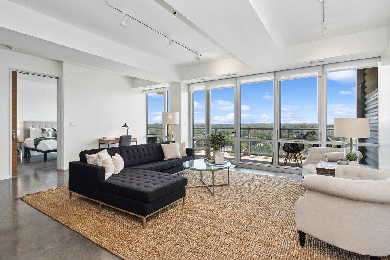 404 E College St Unit: No. 1202