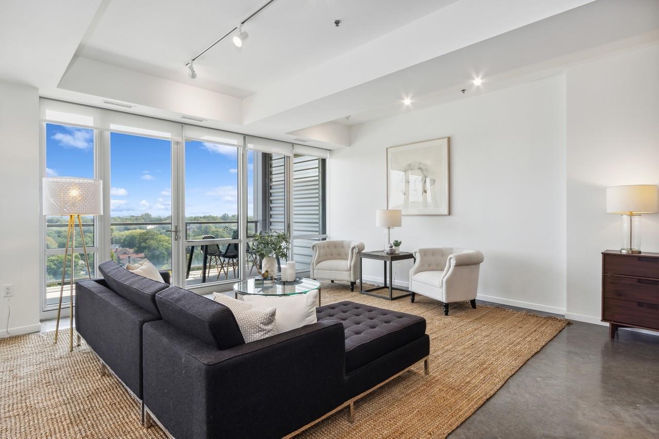 404 E College St Unit: No. 1202