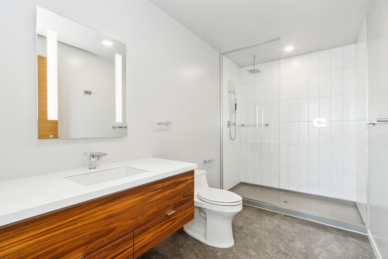 404 E College St Unit: No. 1202