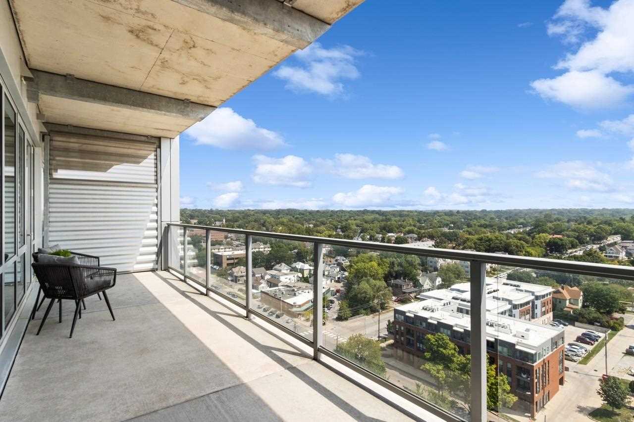 404 E College St Unit: No. 1202