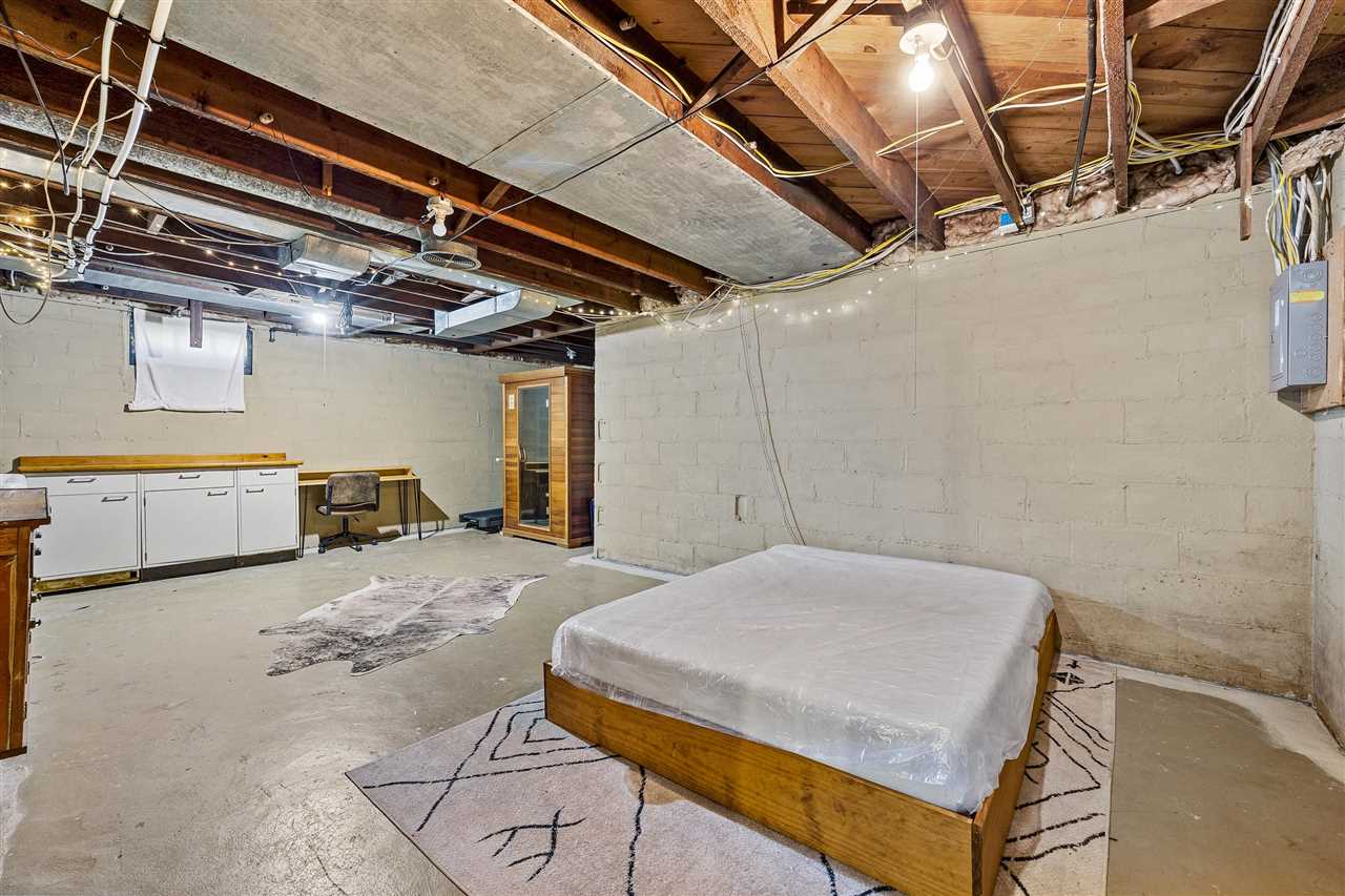 515 Clark St