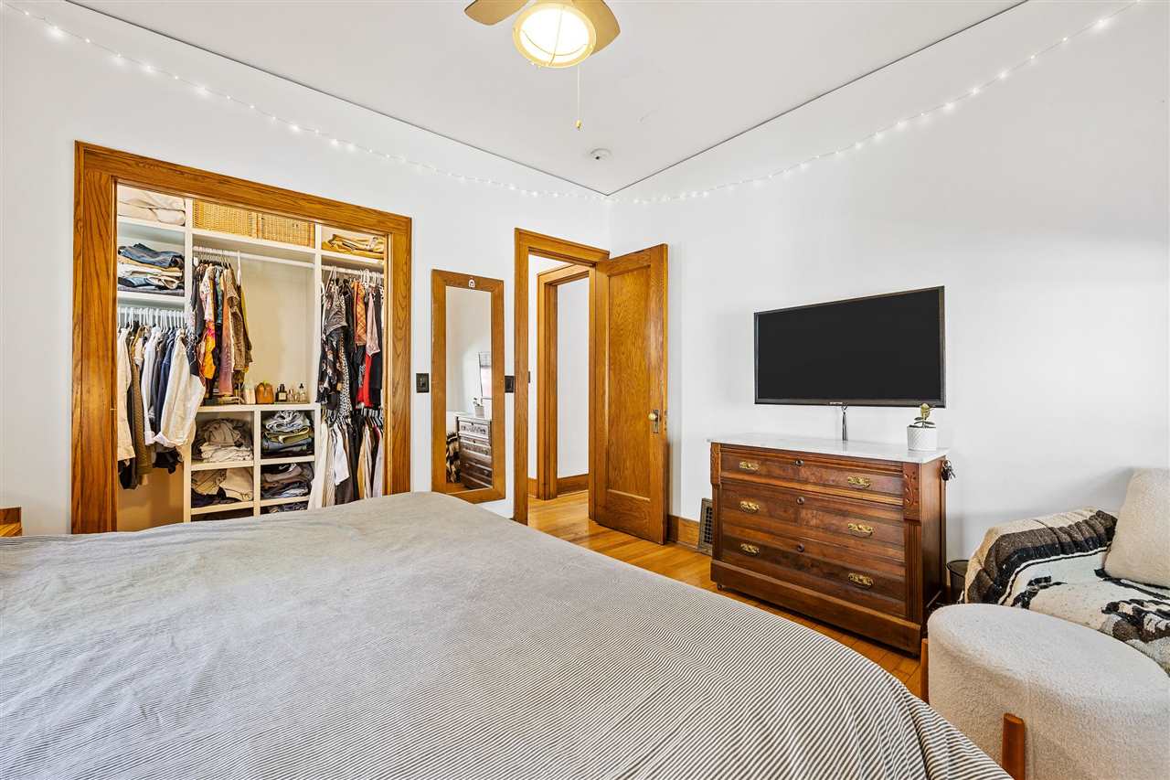 515 Clark St