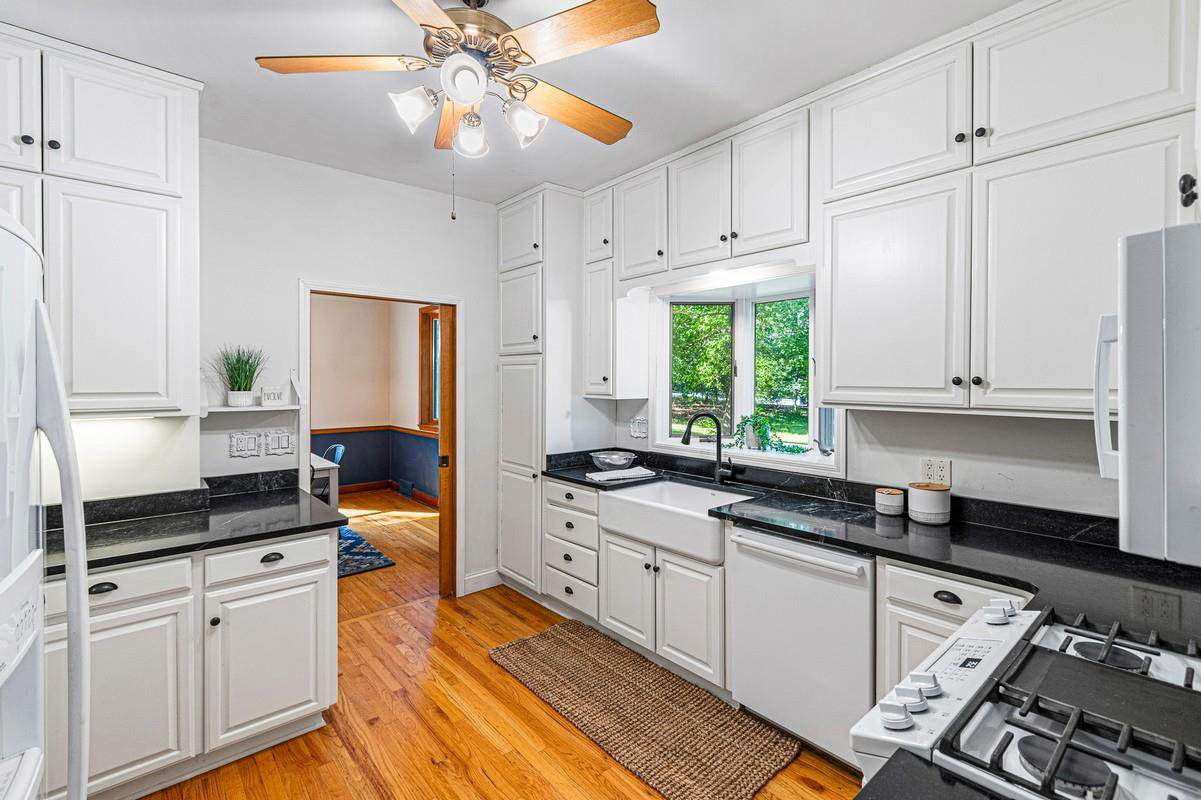 254 Black Springs Cir