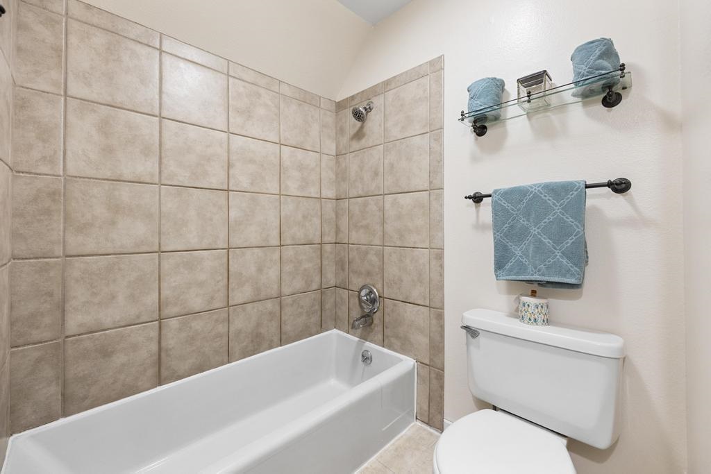 930 E Bloomington St