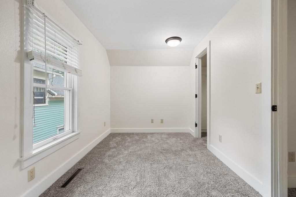 930 E Bloomington St