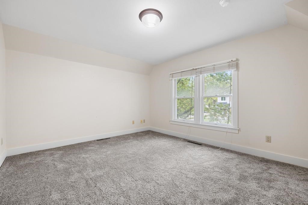 930 E Bloomington St