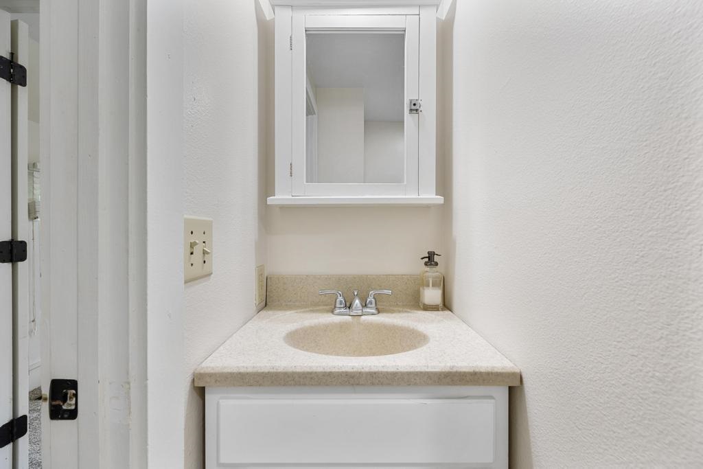 930 E Bloomington St