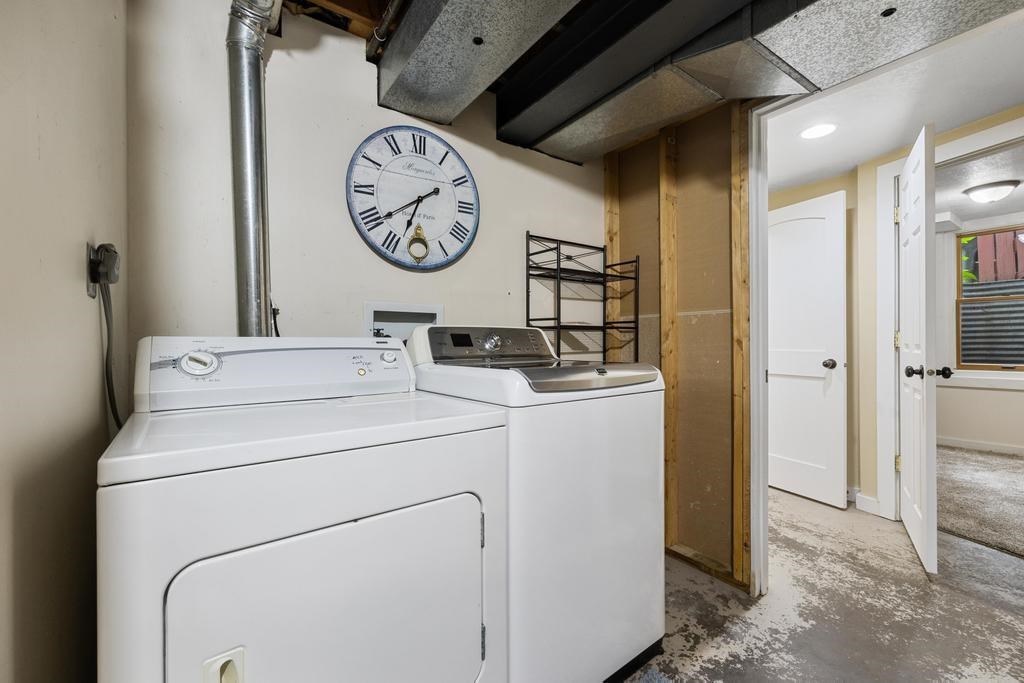 930 E Bloomington St