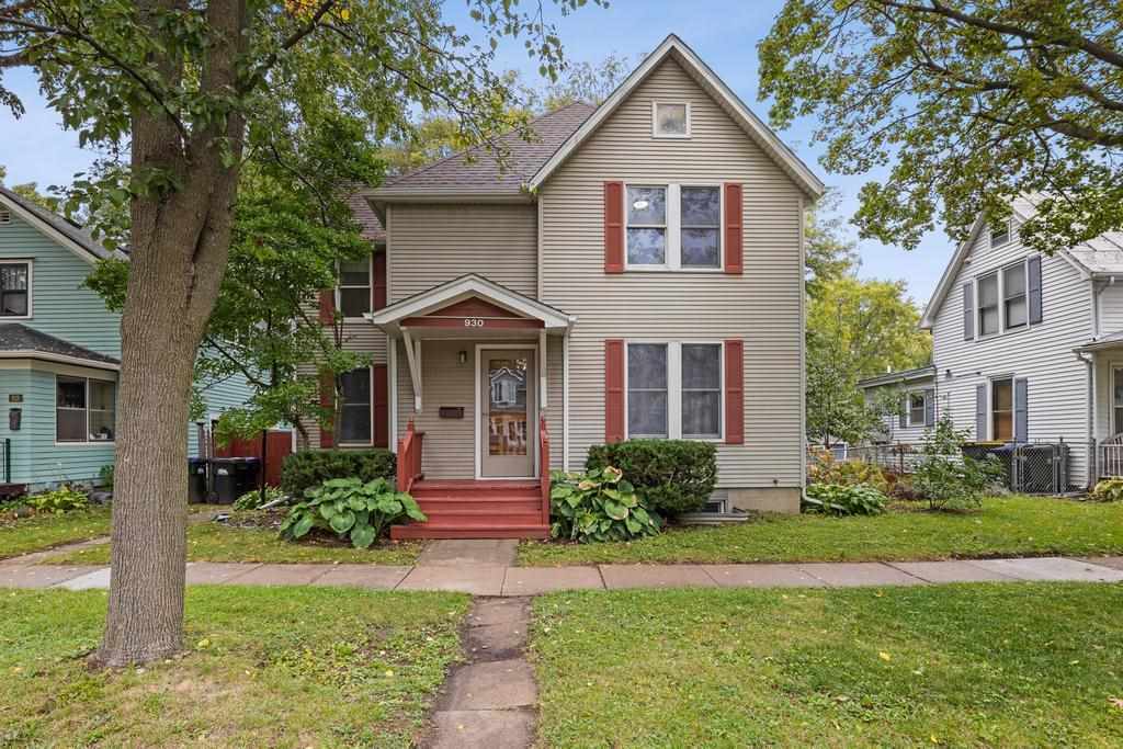 930 E Bloomington St