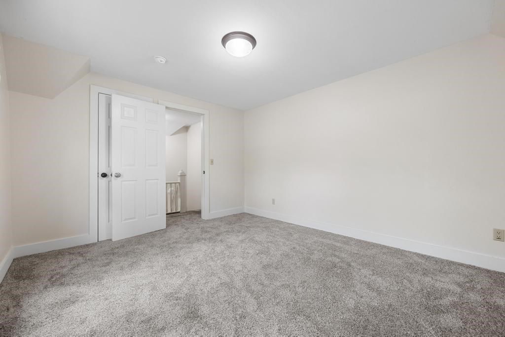 930 E Bloomington St