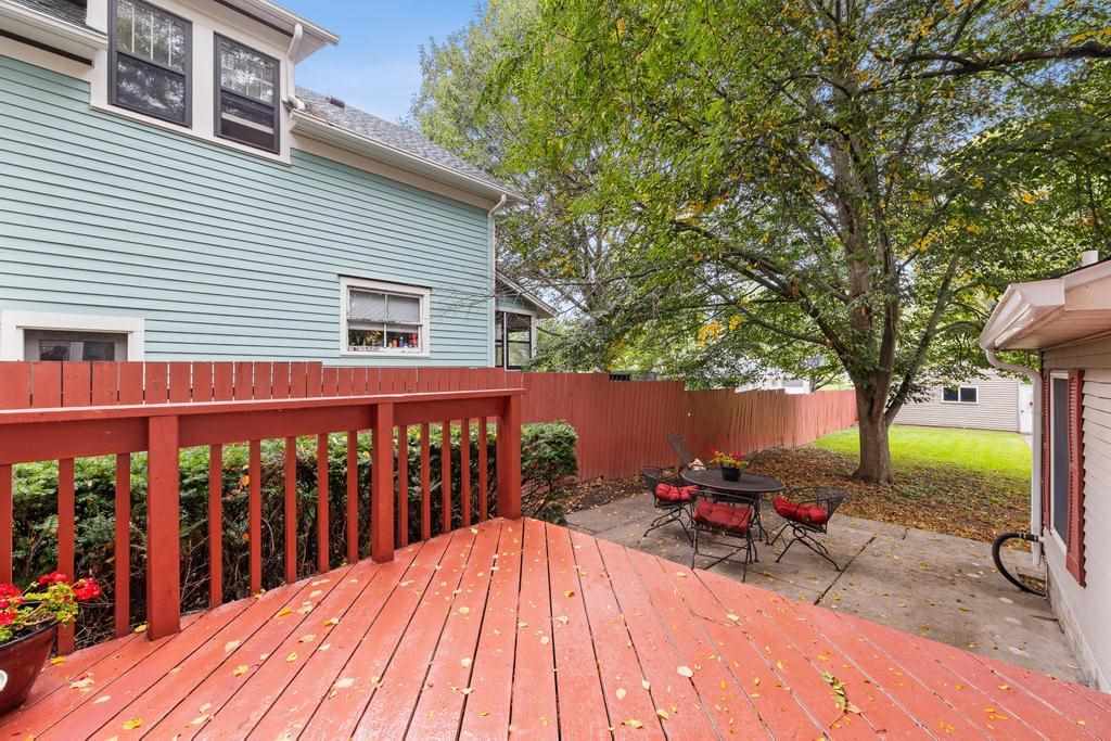 930 E Bloomington St