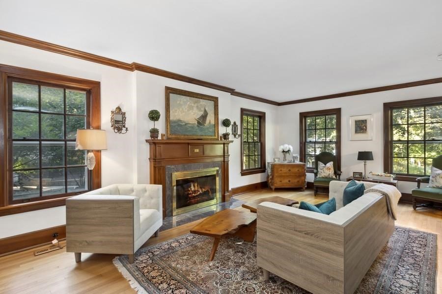 354 Lexington Ave