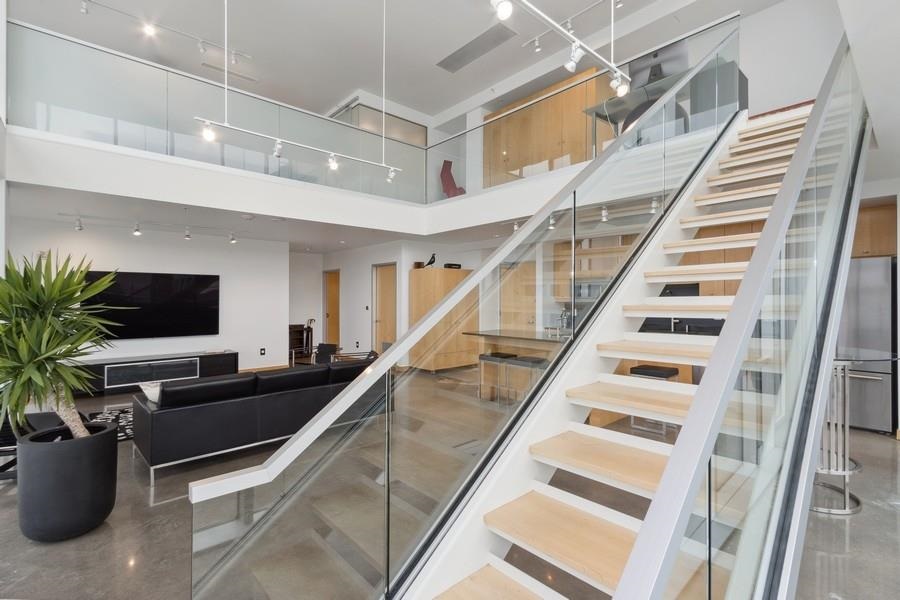 221 E College St Unit: 1206