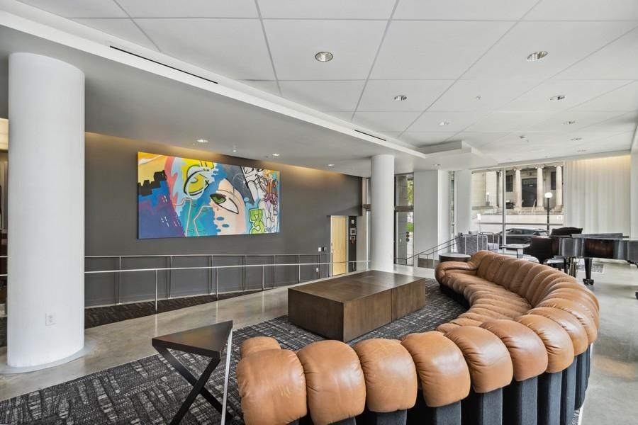 221 E College St Unit: 1206