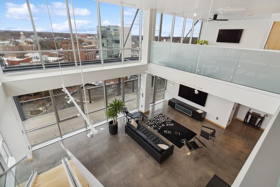 221 E College St Unit: 1206