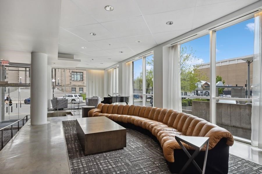 221 E College St Unit: 1206