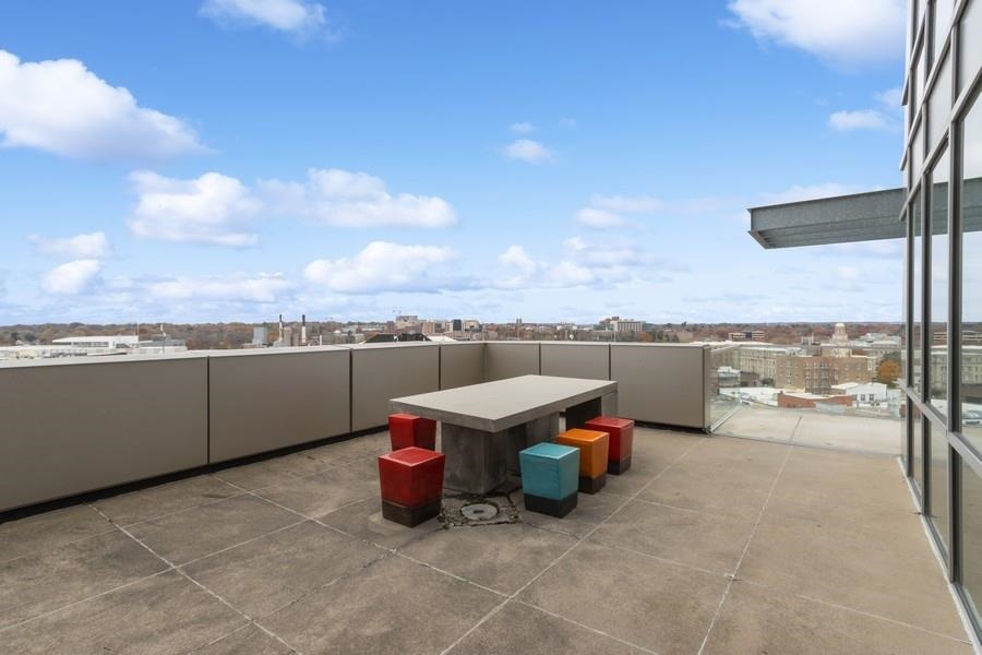 221 E College St Unit: 1206