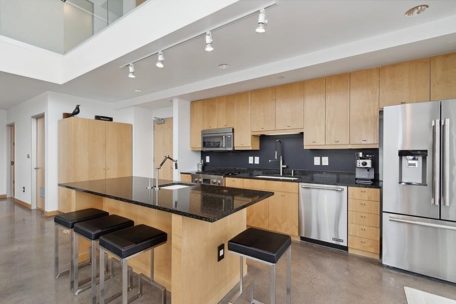 221 E College St Unit: 1206