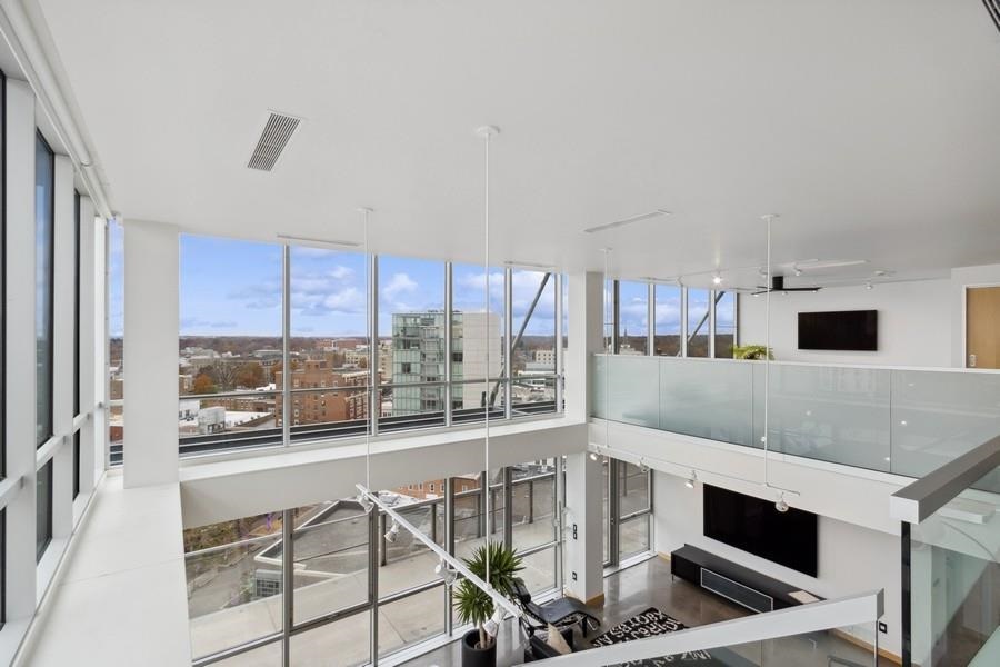 221 E College St Unit: 1206