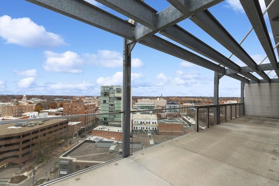 221 E College St Unit: 1206