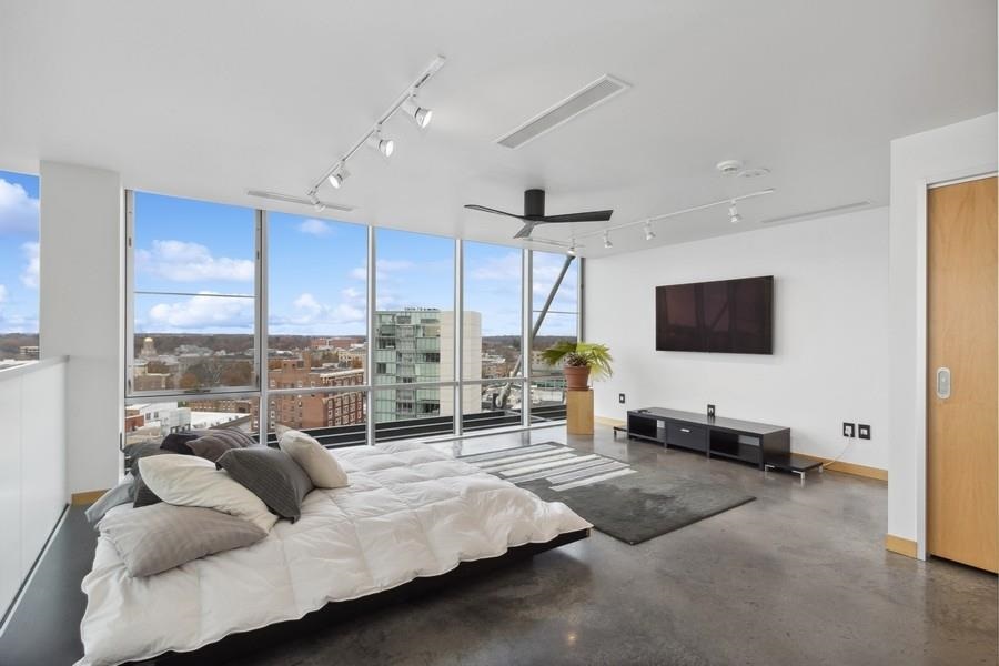 221 E College St Unit: 1206