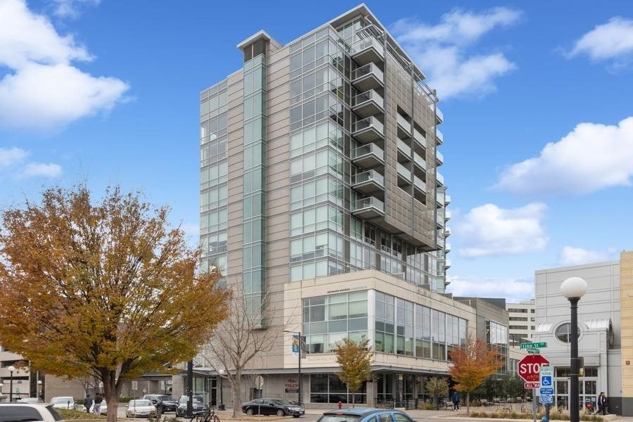 221 E College St Unit: 1206