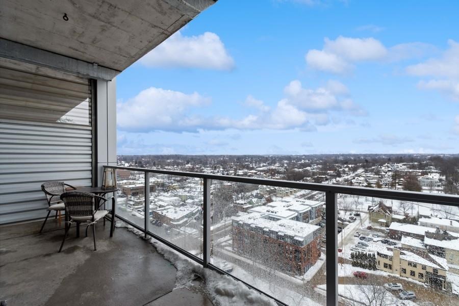 404 E College St Unit: 1303