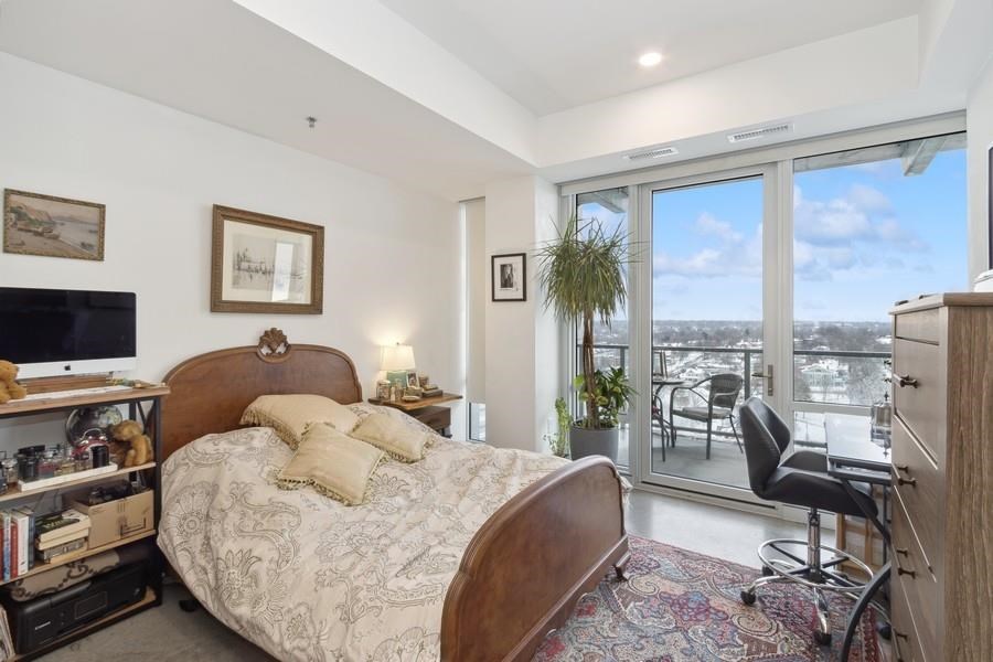 404 E College St Unit: 1303