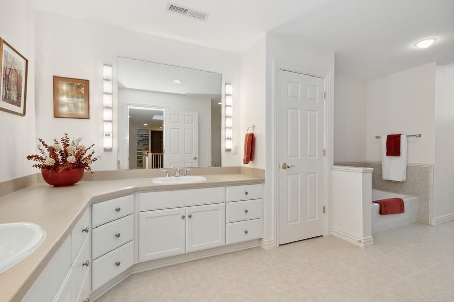 3808 Stoney Pointe Ln NE