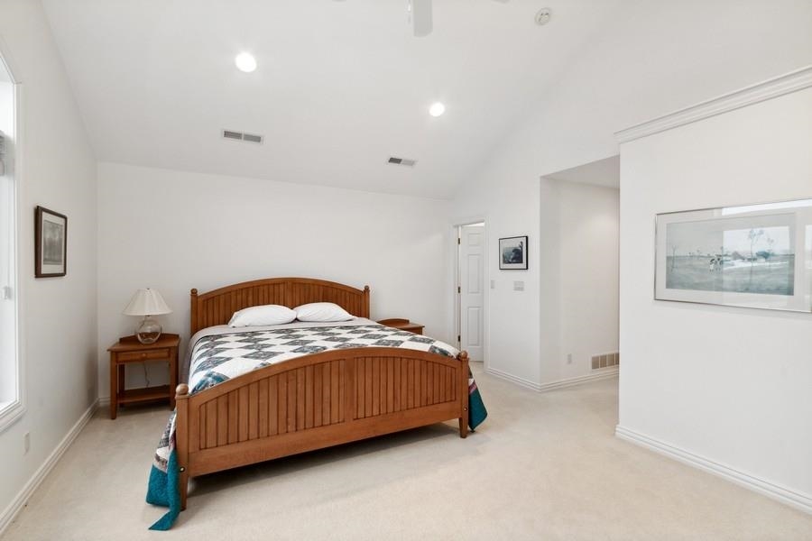 3808 Stoney Pointe Ln NE