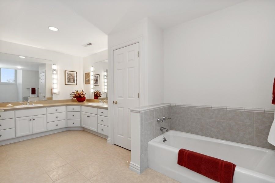 3808 Stoney Pointe Ln NE