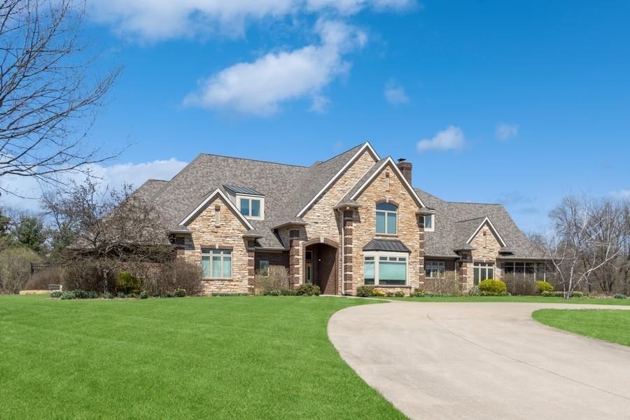 3808 Stoney Pointe Ln NE